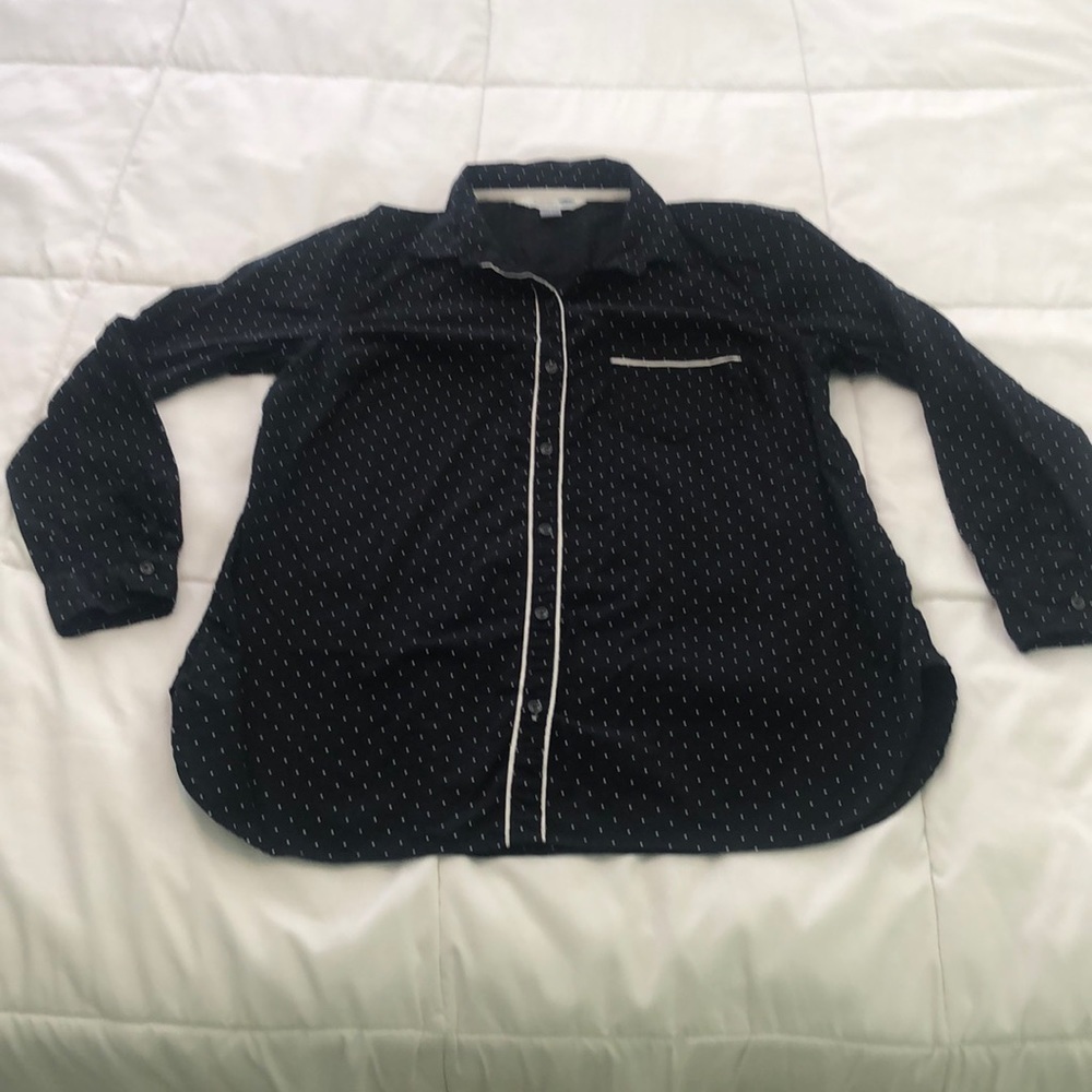 Old Navy The Tunic Shirt black and off white polka dot button down with piping